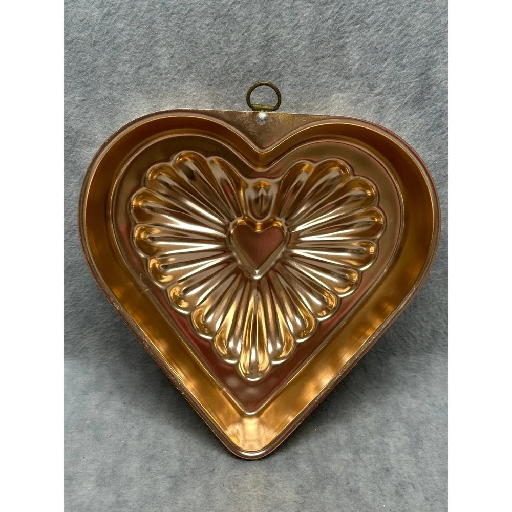 VTG Jello Heart Cake Mold Copper Tone Aluminum Fluted Wall Hanging Decor‎